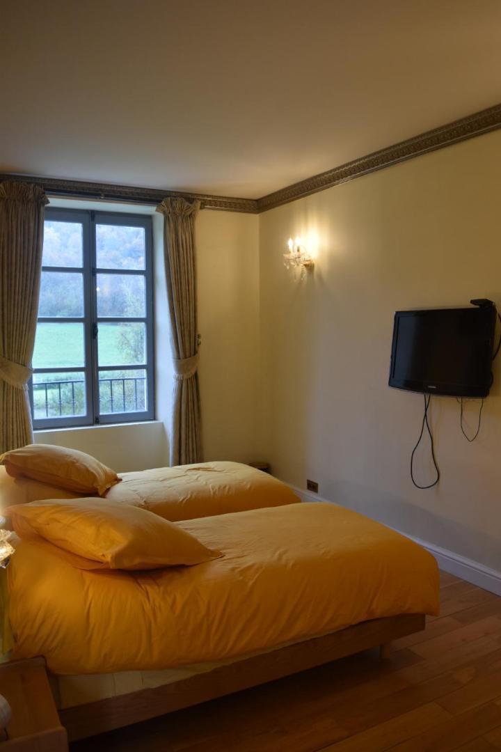 Chateau Roquehort Avec Ev Recharge Point 22Kw Monein Room photo